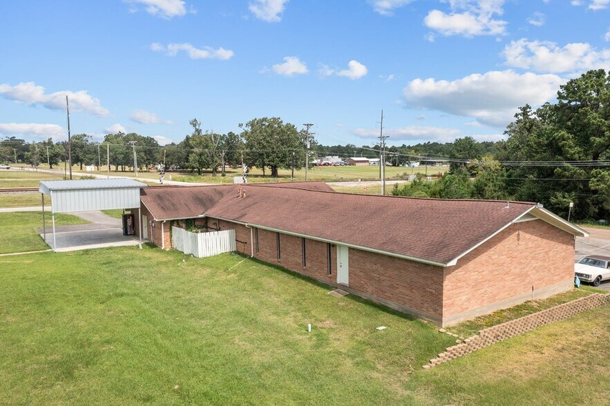More Photos Of 100 E Borden St, Diboll Religious Facility For Sale