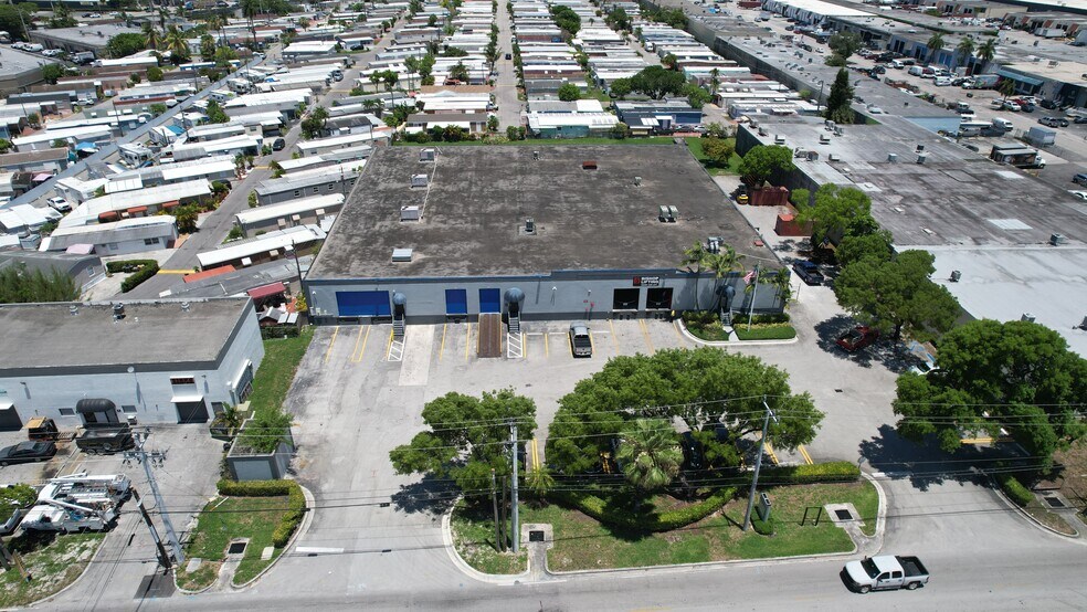 More Photos Of 8007-8115 NW 74th Ave, Miami Warehouse For Lease