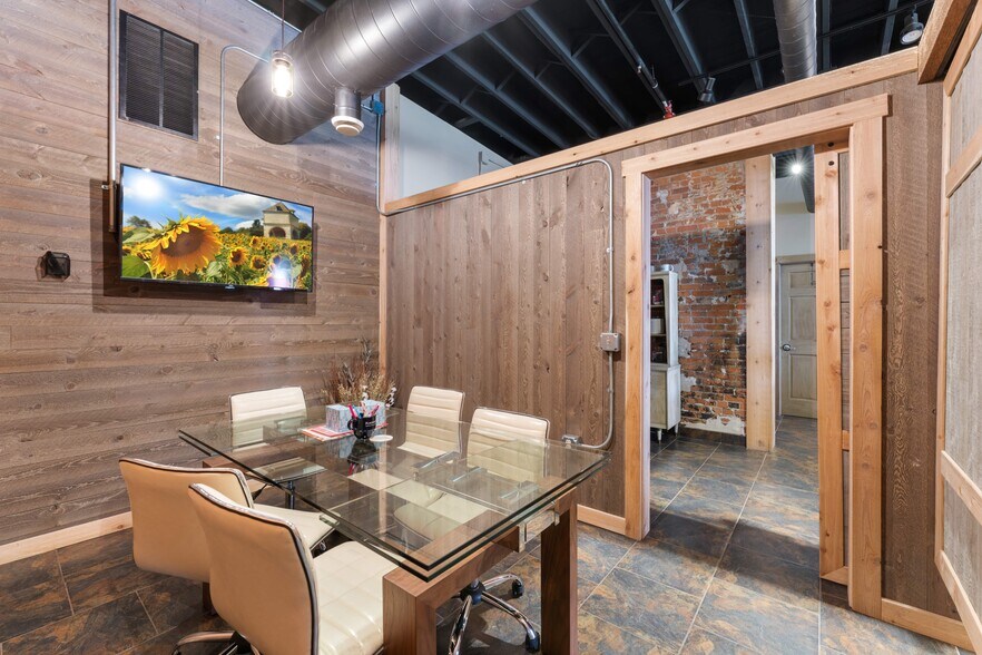 More Photos Of 230 1st Ave E, Shakopee Storefront For Sale