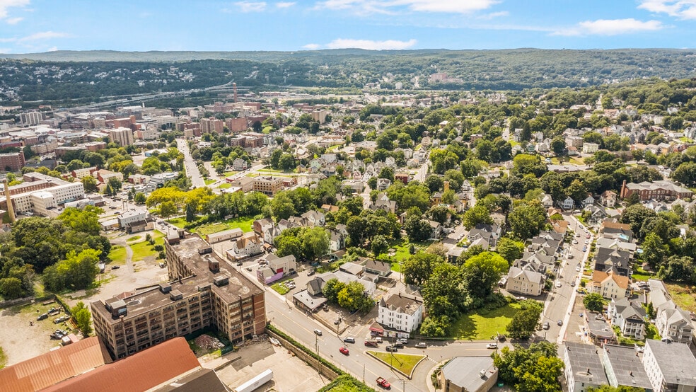 More Photos Of 5 Hill St, Waterbury Apartments For Sale