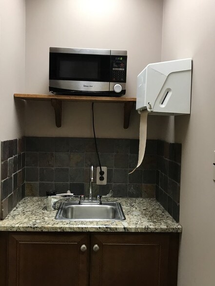 More Photos Of 2820 W Maple Rd, Troy Office For Sale