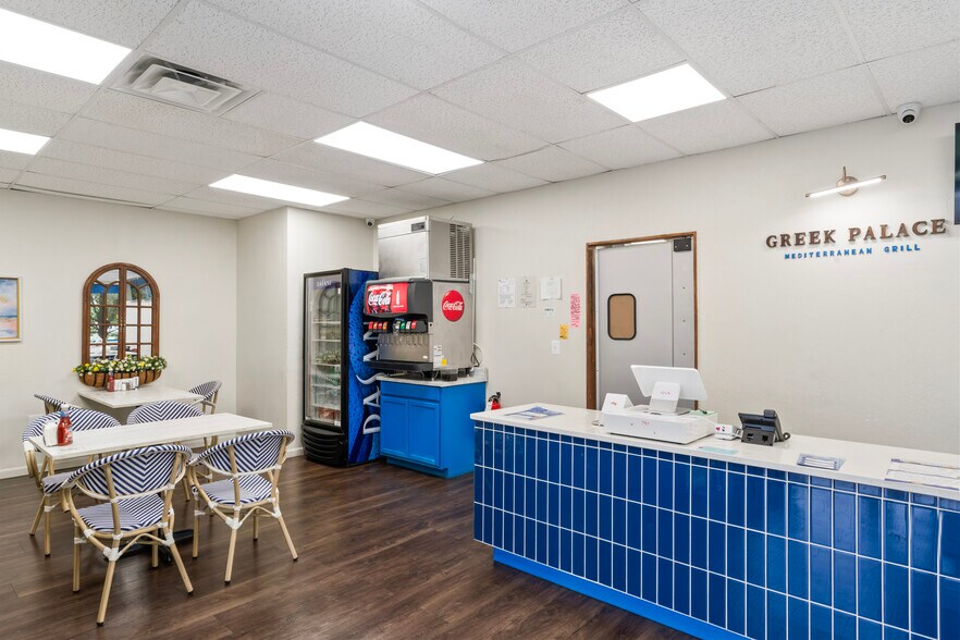 More Photos Of 322-323 W Lee Hwy, Warrenton Freestanding For Lease