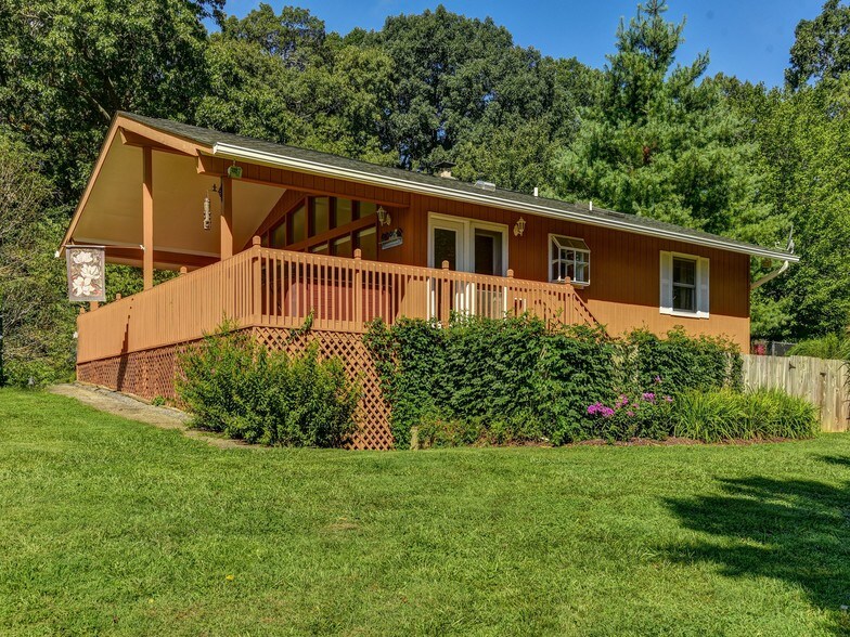 More Photos Of 242 Barkwells Ln, Mills River Hotel For Sale