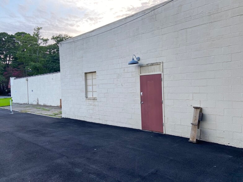 More Photos Of 10606 Warwick Blvd, Newport News General Retail For Sale