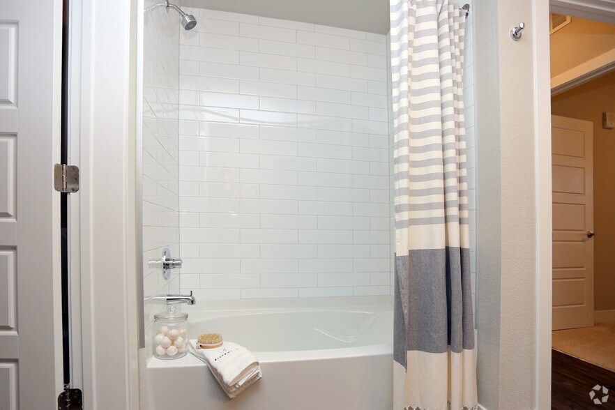 More Photos Of 115 wilcox St, Castle Rock Apartments For Lease