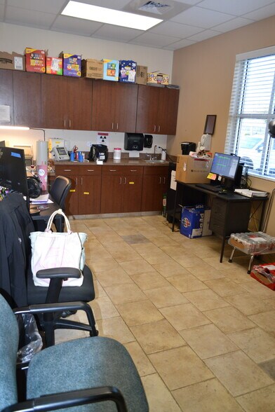 More Photos Of 6606 Stadium Dr, Zephyrhills Medical For Sale