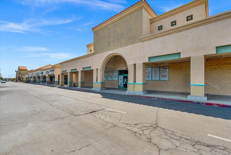 More Photos Of 580 N 11th Ave, Hanford Freestanding For Lease