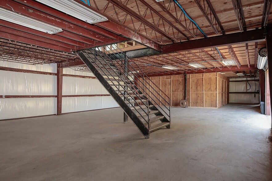 More Photos Of 1231 Pruitt Rd, Spring Office Residential For Sale