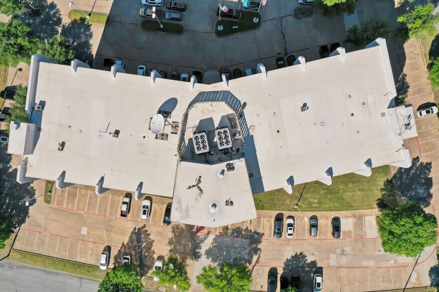 More Photos Of 1800 Teague Dr, Sherman Office For Sale