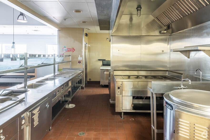 More Photos Of 8330-8505 Mills Dr, Miami Unknown For Lease