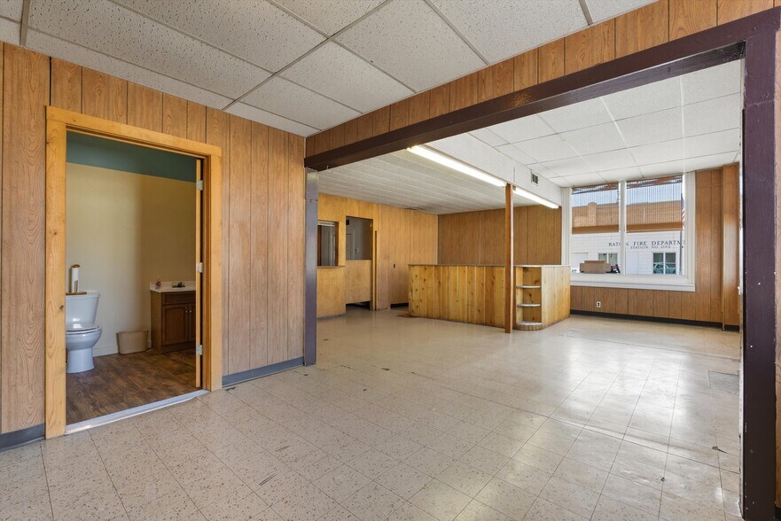 More Photos Of 201 N 2nd St, Raton Auto Repair For Sale