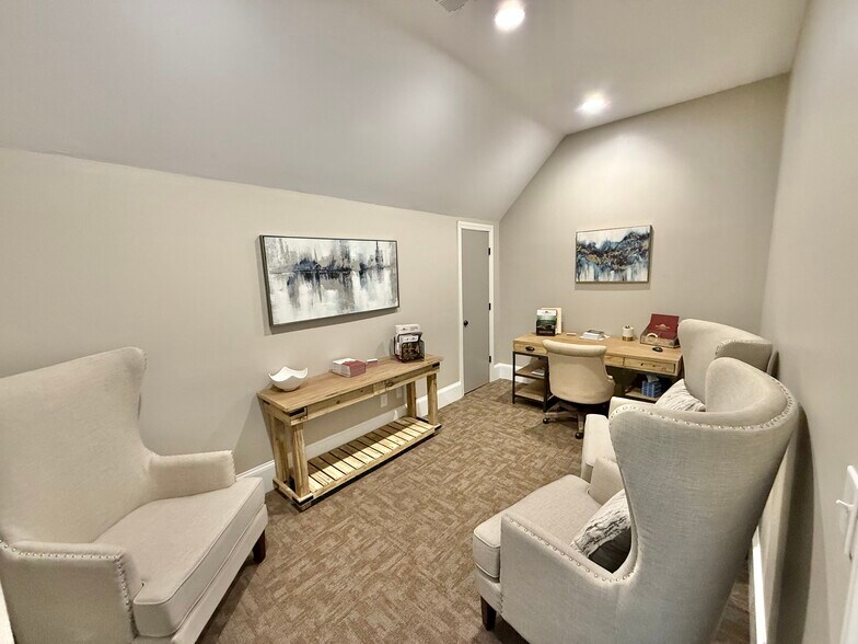 More Photos Of 204 Griffin Park Dr, Birmingham Office For Sale