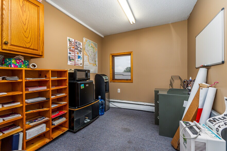 More Photos Of 410 N Union St, Dodgeville Office For Sale