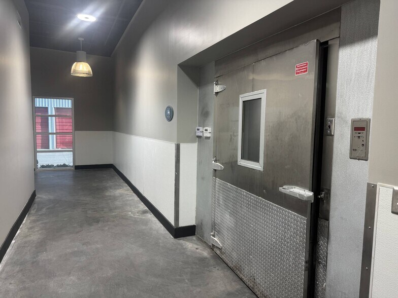 More Photos Of 2501 E President St, Savannah Food Processing For Lease