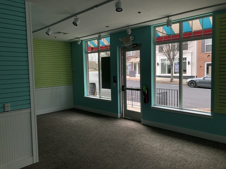 More Photos Of 100-148 Walden Way, Mechanicsburg Storefront Retail Office For Lease