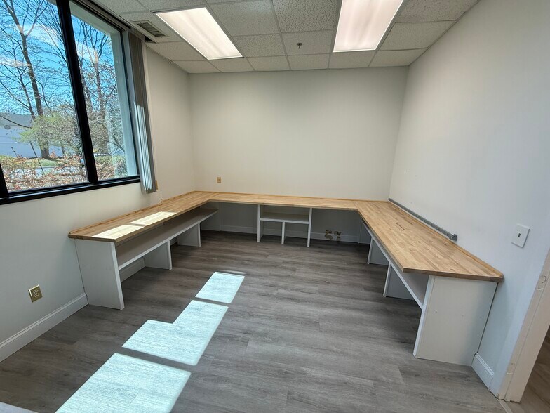 More Photos Of 79 Route 59, Suffern Medical For Lease