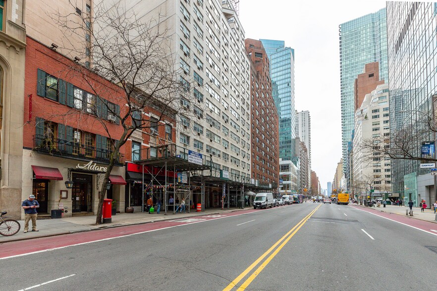 More Photos Of 151 E 57th St, New York Storefront For Lease