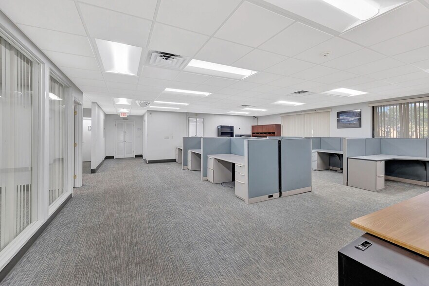 More Photos Of 1500 N Powerline Rd, Pompano Beach Warehouse For Sale