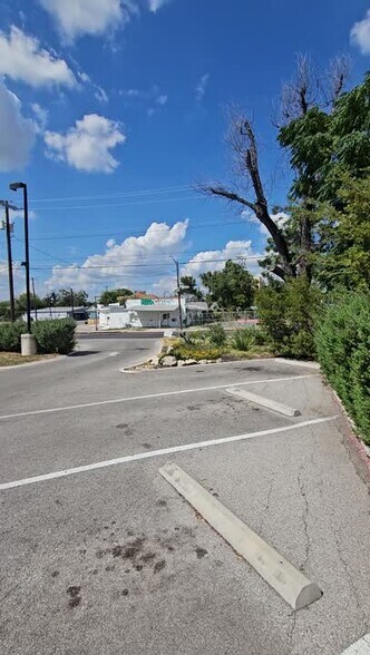 More Photos Of 1602 E Houston St, San Antonio Restaurant For Lease