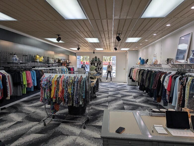 More Photos Of 131-135 Ghent Rd, Fairlawn General Retail For Sale