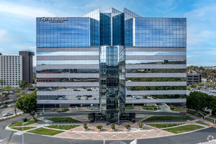 More Photos Of 8880 Rio San Diego Dr, San Diego Office For Lease