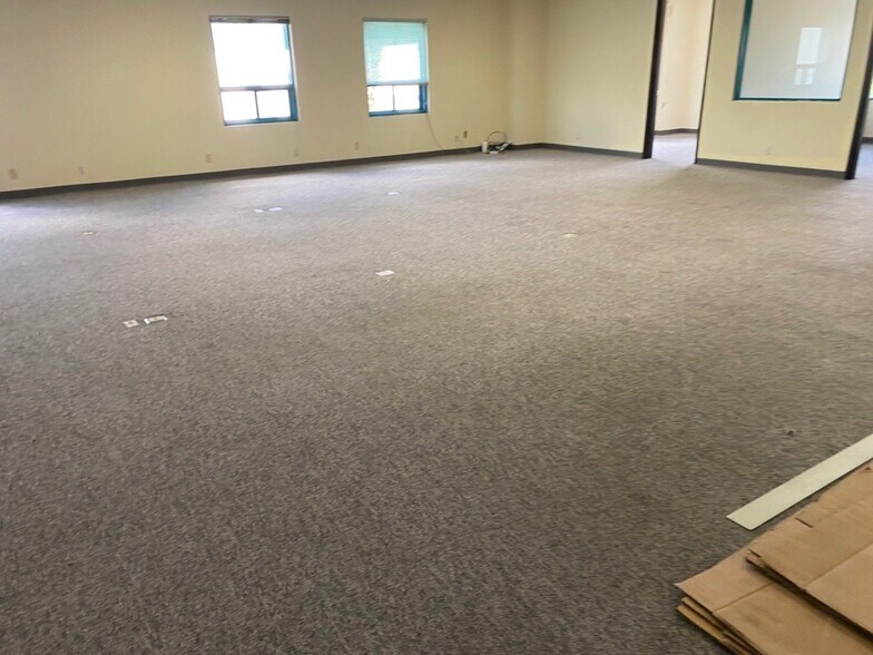 More Photos Of 207-211 Erie St, Pomona Warehouse For Lease