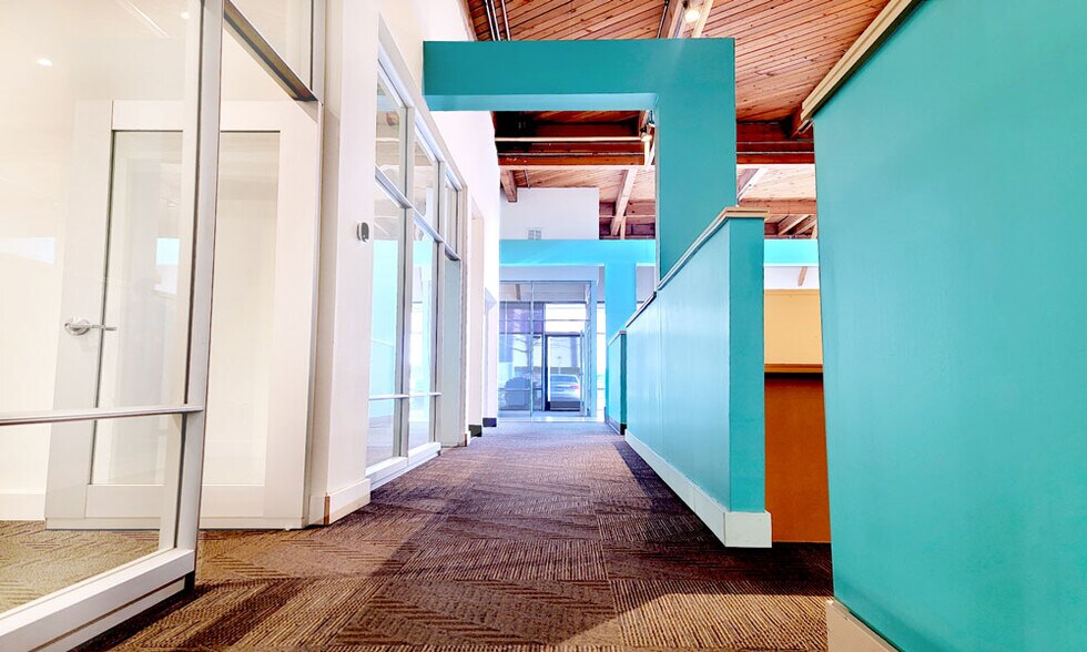 More Photos Of 5811-5833 6th Ave S, Seattle Flex For Lease