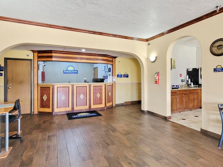 More Photos Of 40 N 2600 W, Hurricane Hotel For Sale