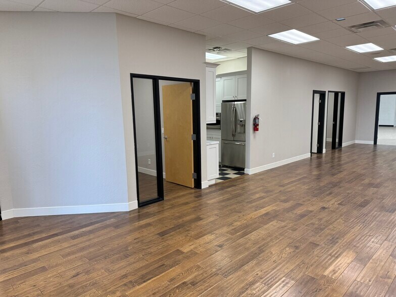 More Photos Of 7655 E Redfield Rd, Scottsdale Light Distribution For Lease