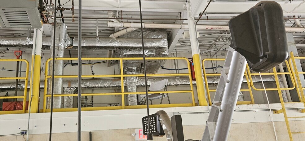 More Photos Of 160 Sykes Mountain Ave, White River Junction Auto Dealership For Sale