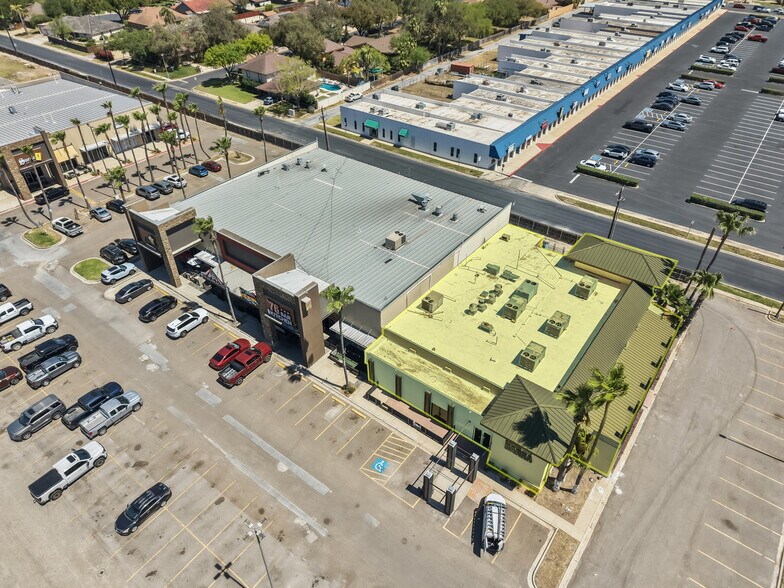 More Photos Of 400 W Nolana Ave, McAllen Storefront For Lease
