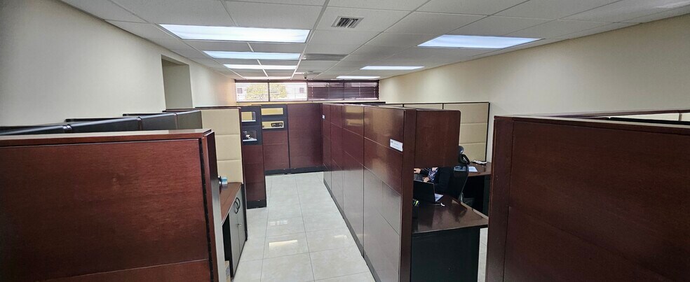 More Photos Of 365 Palermo Ave, Coral Gables Office For Sale