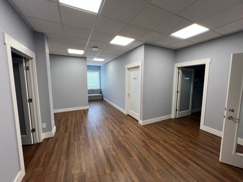 More Photos Of 117 Parkwood St, Lowell Office For Sale