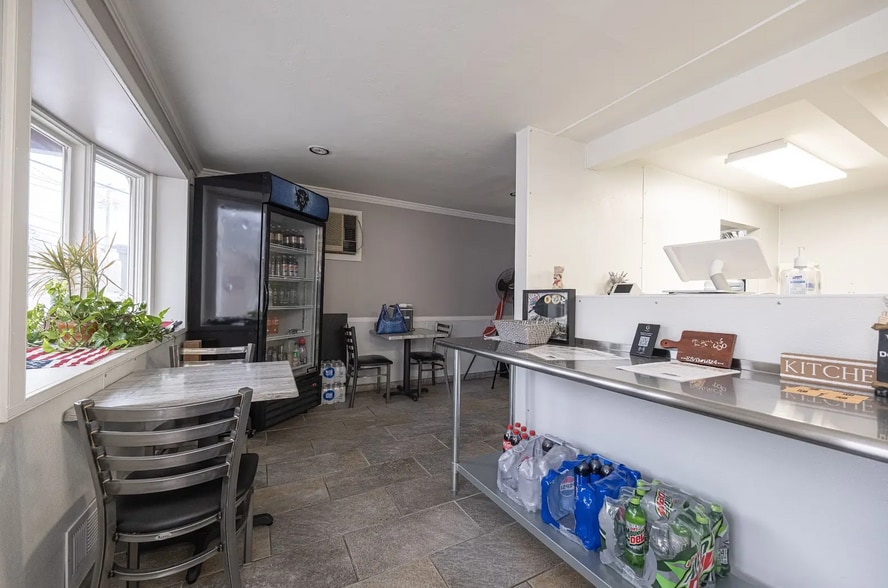 More Photos Of 3286 Babcock Blvd, Pittsburgh Restaurant For Sale