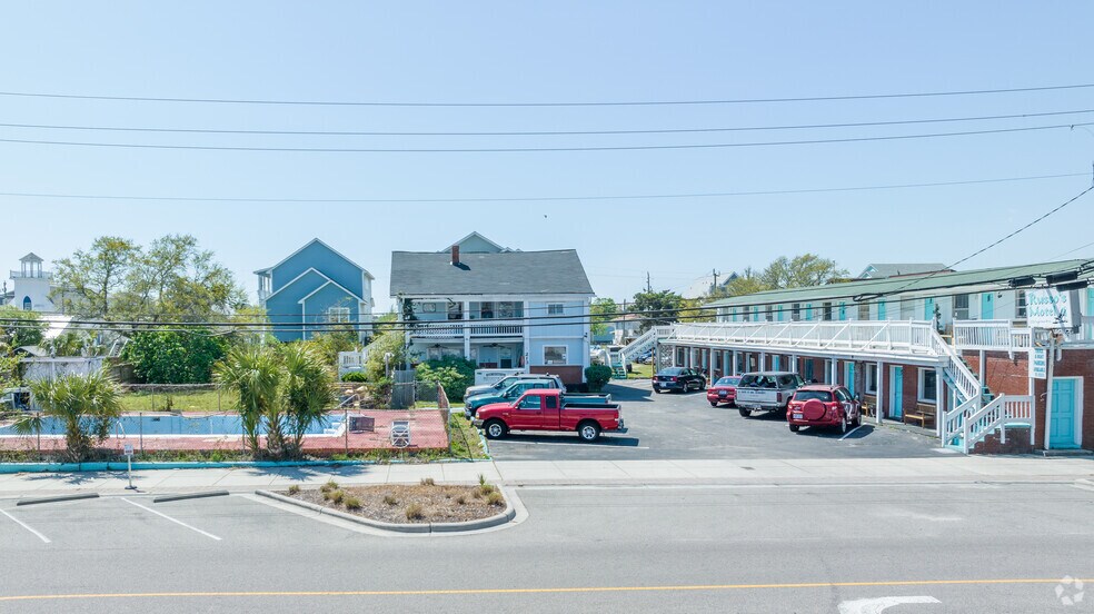 More Photos Of 213 Cape Fear Blvd, Carolina Beach Hotel For Sale