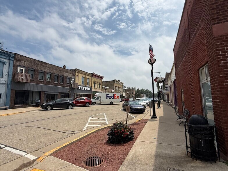 More Photos Of 121 Water St, Albany General Retail For Sale