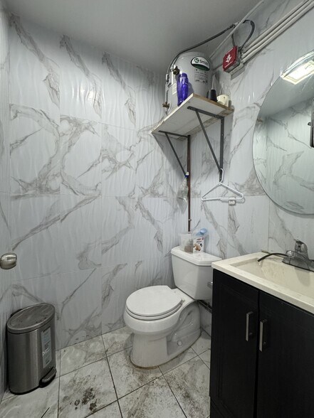 More Photos Of 5948 55th St, Maspeth Land For Lease