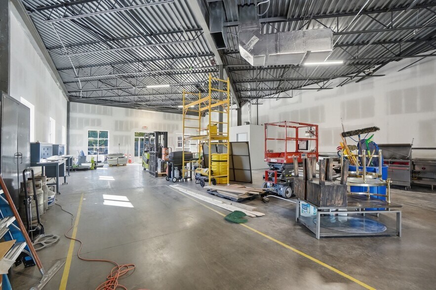 More Photos Of 1740 Thomas Paine Pky, Dayton Warehouse For Lease