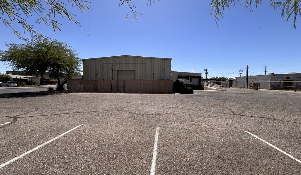 More Photos Of 345 S Kino Pky, Tucson Warehouse For Sale