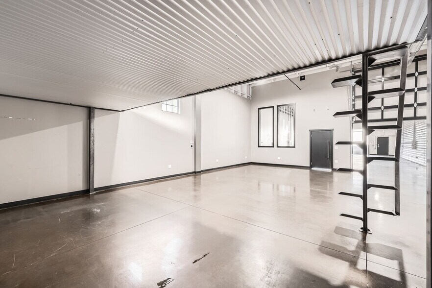 More Photos Of 9337 Commerce Center St, Highlands Ranch Showroom For Sale