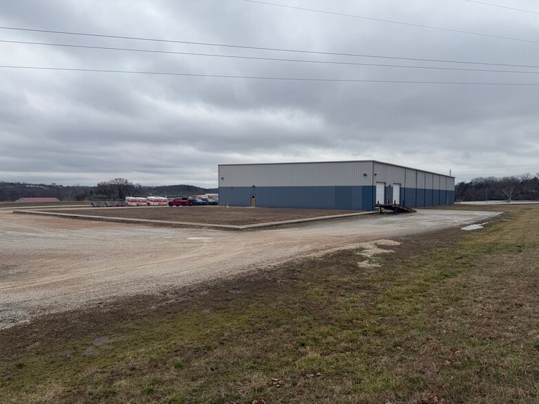 More Photos Of 1202 Industrial Dr, Warsaw Industrial For Sale