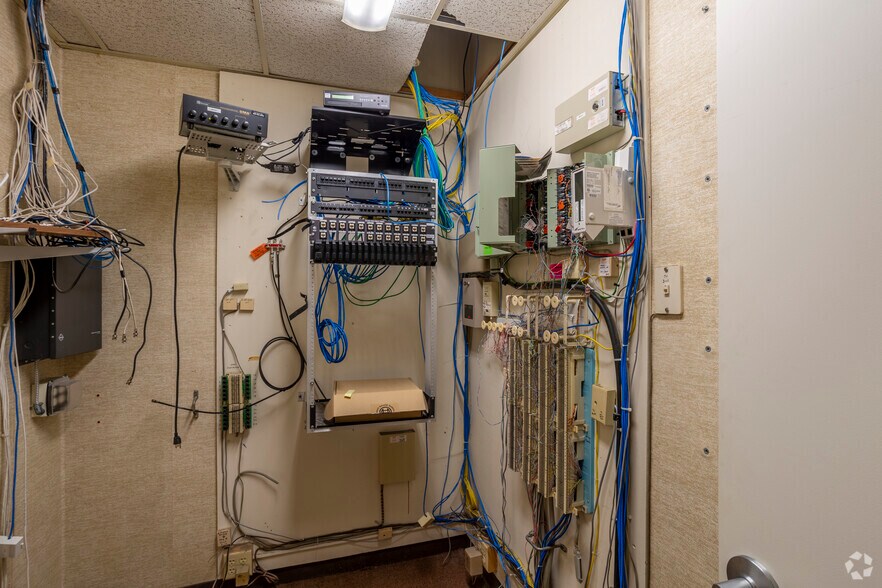 More Photos Of 3429 N Prospect Rd, Peoria Bank For Sale