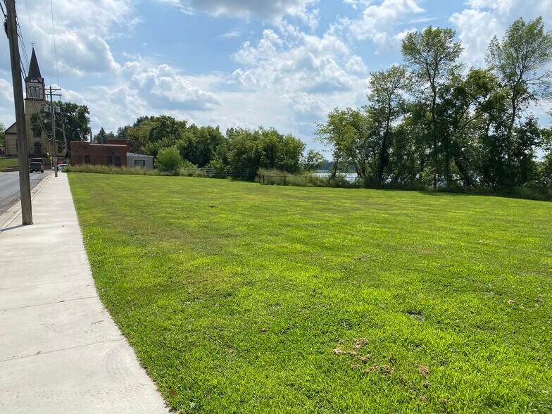 More Photos Of 111 N Main St, Center City Land For Sale