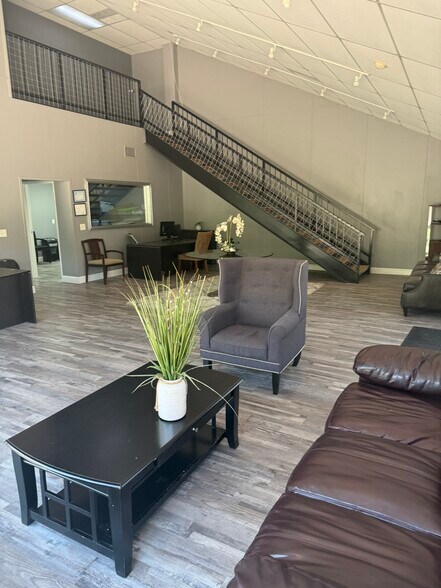 More Photos Of 16304 Midway Rd, Addison Service For Sale