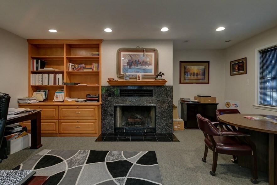 More Photos Of 8411 N Interstate 35, Austin Office For Lease