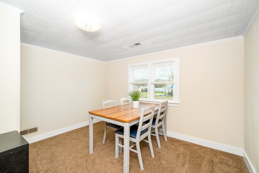 More Photos Of 1113 Lennoxville Rd, Beaufort Loft Creative Space For Sale