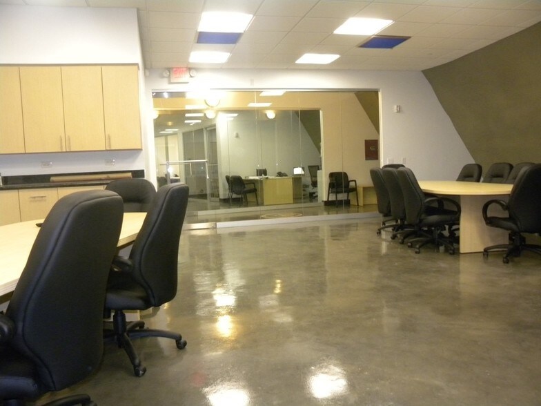 More Photos Of 3063 Outlet Center Dr, Sealy Flex For Sale