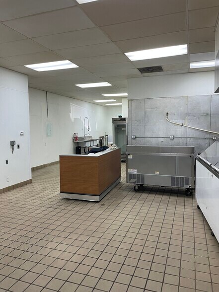 More Photos Of 133 N Main St, Lake Elsinore Storefront For Sale