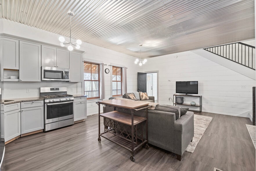 More Photos Of 10 Leeds Junction Rd, Leeds Winery Vineyard For Sale