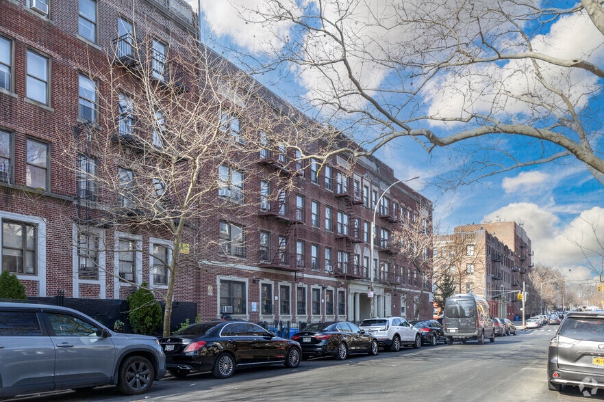 More Photos Of 877 Franklin Ave, Brooklyn Apartments For Lease
